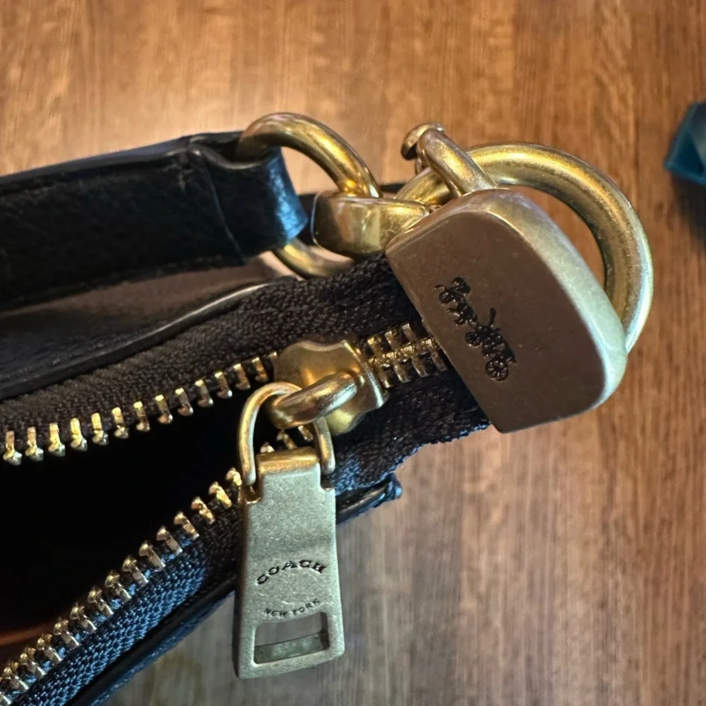 NWOT Coach Black Leather Shoulder Bag with Gold Hardware - Picture 6 of 8